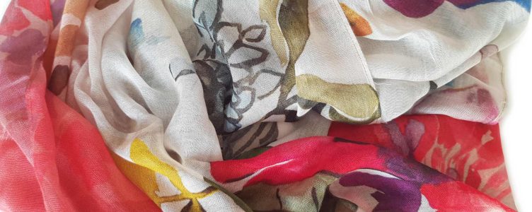 Scarves and shawls made of mixed silk / modal fabrics